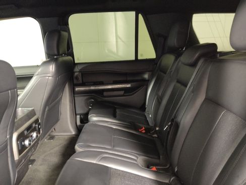 Used 2019 Ford Expedition XLT w/ Equipment Group 202A RWD image 18
