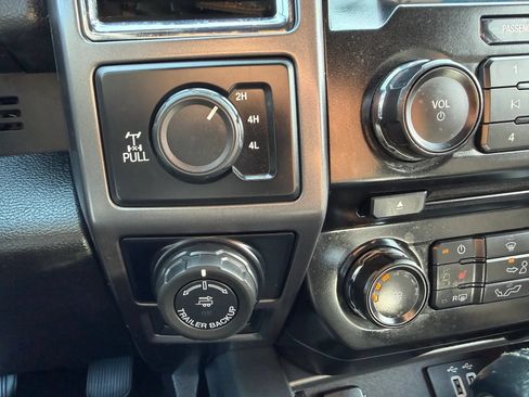 Used 2016 Ford F150 XLT w/ Equipment Group 302A Luxury AWD/4WD image 19