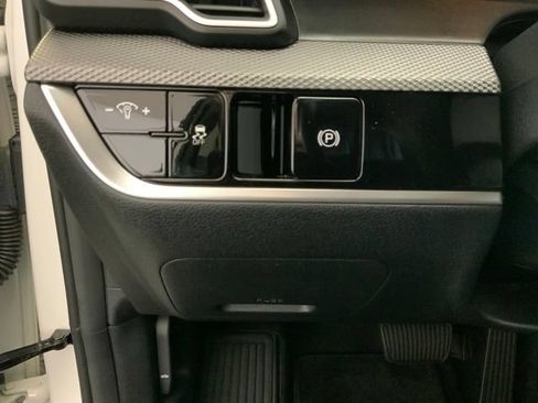 Used 2023 Kia Sportage LX AWD/4WD image 17