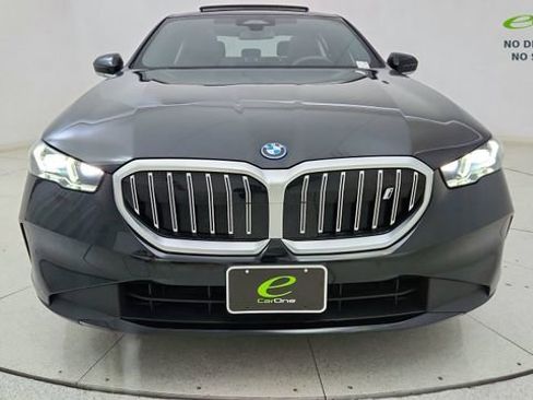 Used 2024 BMW i5 eDrive40i w/ Convenience Package RWD image 13