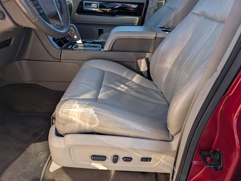 Used 2015 Lincoln Navigator L 4WD image 15