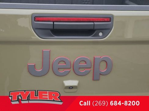 New 2026 Jeep Gladiator Rubicon w/ Steel Power Dome Hood Package AWD/4WD image 16