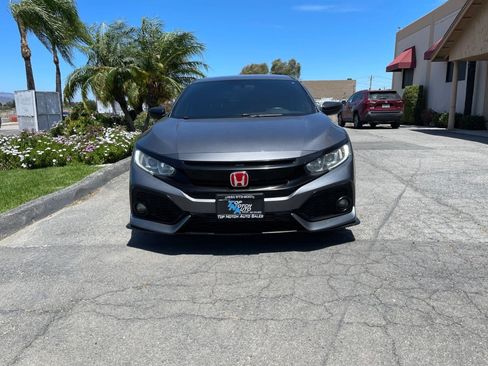 Used 2017 Honda Civic Sport image 2