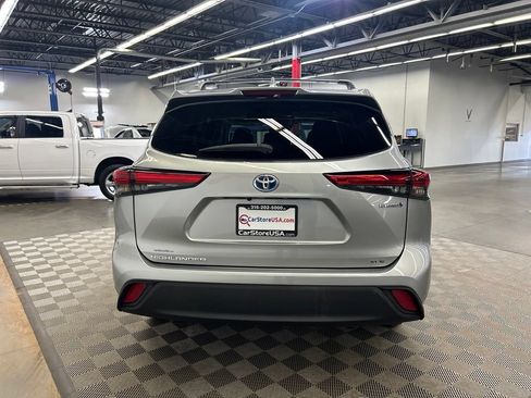 Used 2021 Toyota Highlander XLE FWD image 8