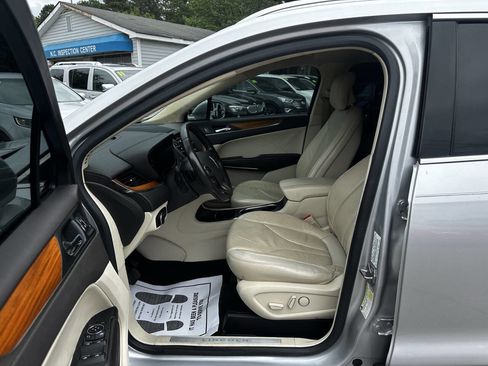 Used 2016 Lincoln MKC Reserve image 12