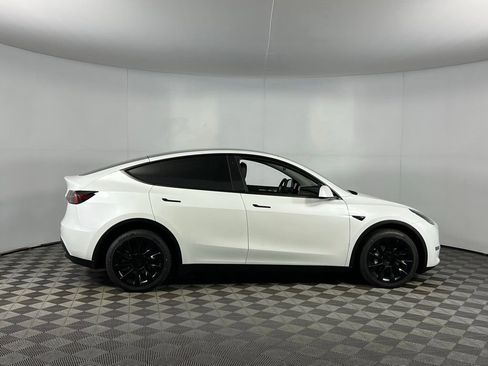 Used 2023 Tesla Model Y Long Range image 5