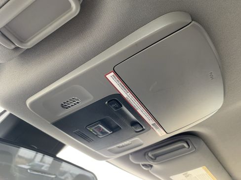 Used 2020 Toyota Camry LE image 28