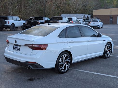 Used 2023 Volkswagen Jetta GLI Autobahn image 9