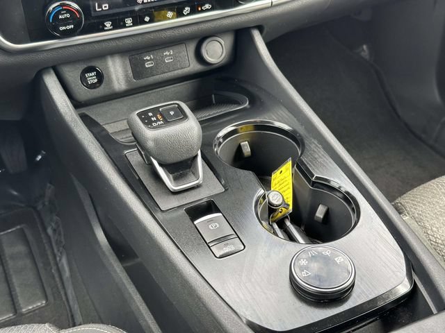 Used 2024 Nissan Rogue SV AWD/4WD image 21