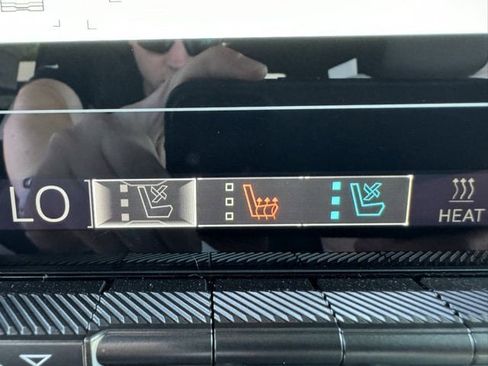 New 2025 GMC Hummer EV 2X w/ LPO, Illumination Package image 18