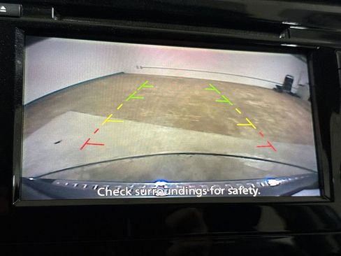 Used 2018 Nissan Rogue S AWD/4WD image 15