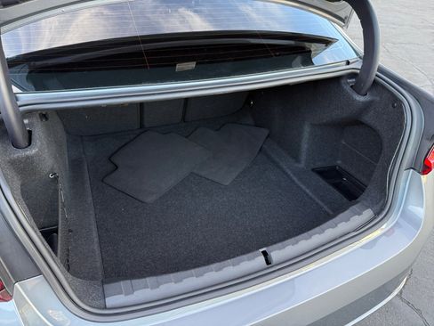 Used 2023 BMW 330i Sedan w/ Premium Package image 21