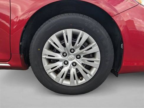 Used 2014 Toyota Camry LE FWD image 21