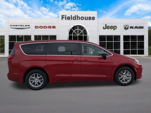 New 2026 Chrysler Pacifica Select image 5