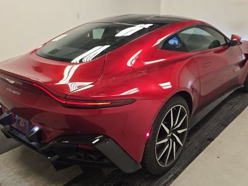 Used 2019 Aston Martin V8 Vantage Coupe RWD image 4