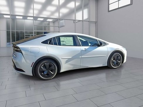 New 2026 Toyota Prius Plug-In Hybrid image 7