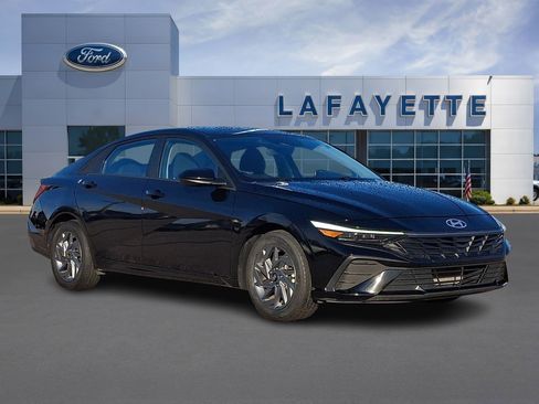 Used 2024 Hyundai Elantra SEL image 1