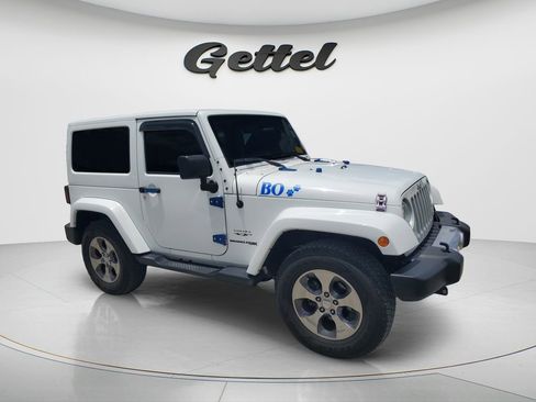 Used 2018 Jeep Wrangler Sahara w/ Connectivity Group AWD/4WD image 2