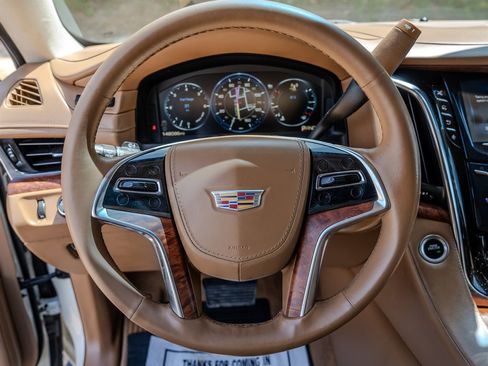 Used 2015 Cadillac Escalade ESV Platinum AWD/4WD image 15