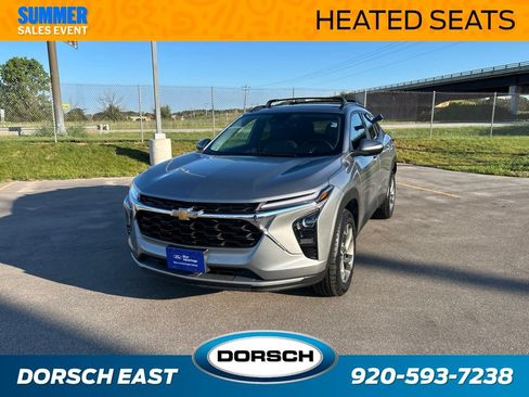 Used 2024 Chevrolet Trax LT w/ Driver Confidence Package FWD image 1