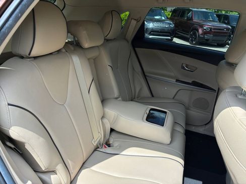 Used 2012 Toyota Venza LE FWD image 32