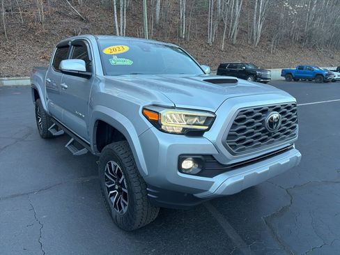 Used 2023 Toyota Tacoma 4x4 Double Cab image 5