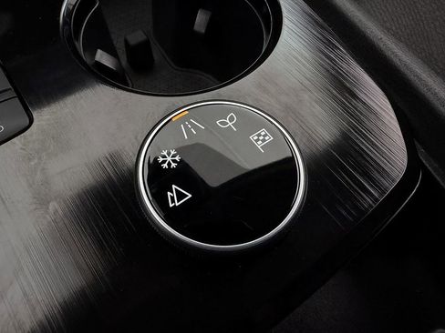 Used 2024 Nissan Rogue SV image 27