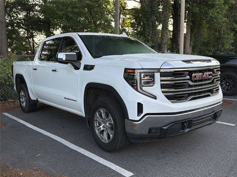 Used 2025 GMC Sierra 1500 SLT AWD/4WD image 3