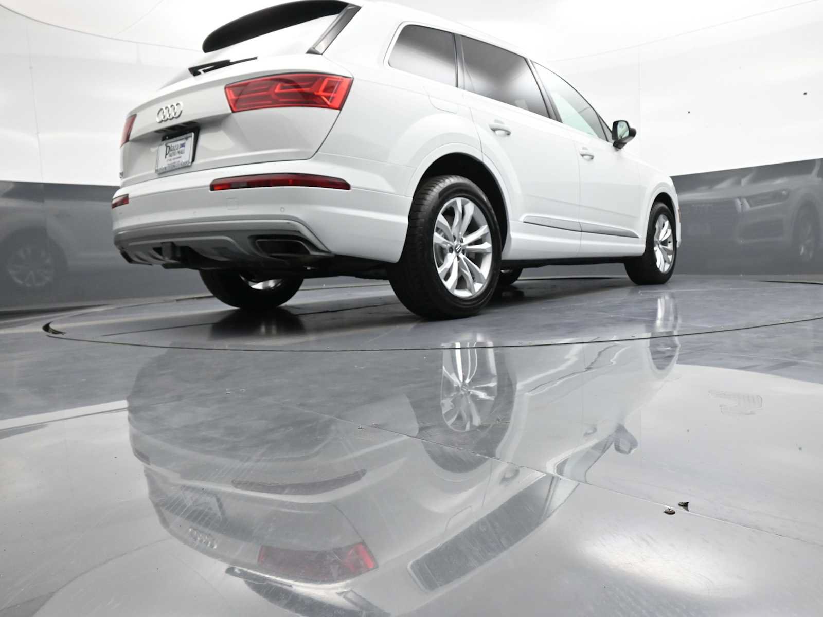 Used 2019 Audi Q7 3.0T Premium w/ Convenience Package AWD/4WD image 32
