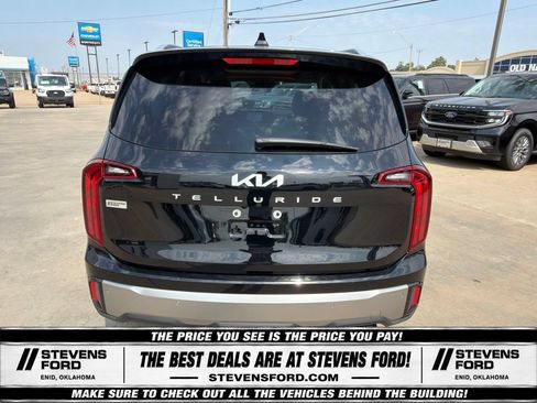 Used 2025 Kia Telluride S FWD image 12