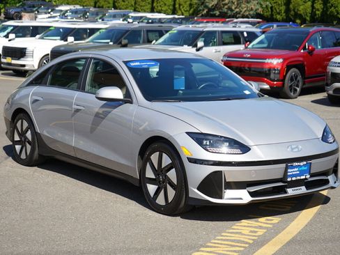 Certified 2024 Hyundai Ioniq 6 SE RWD image 4