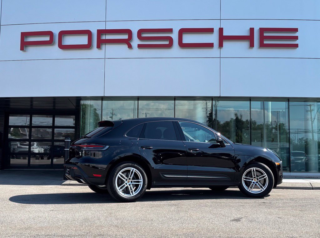 Certified 2026 Porsche Macan AWD/4WD image 15