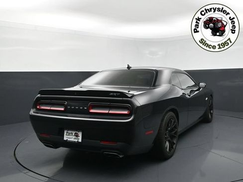 Used 2015 Dodge Challenger SRT w/ Technology Group RWD image 5