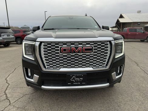 Used 2021 GMC Yukon Denali w/ Advanced Technology Package image 2