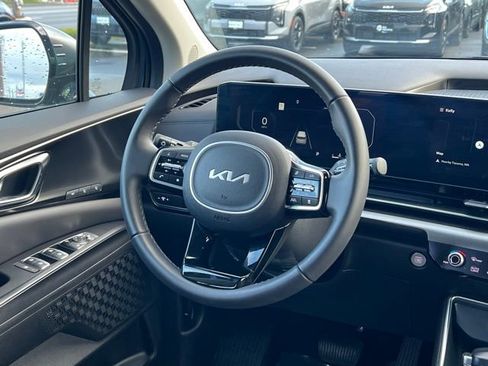 Certified 2025 Kia Carnival SX image 15