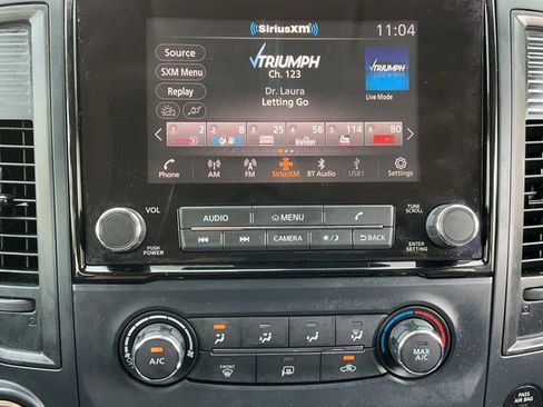 Used 2022 Nissan Titan SV image 18