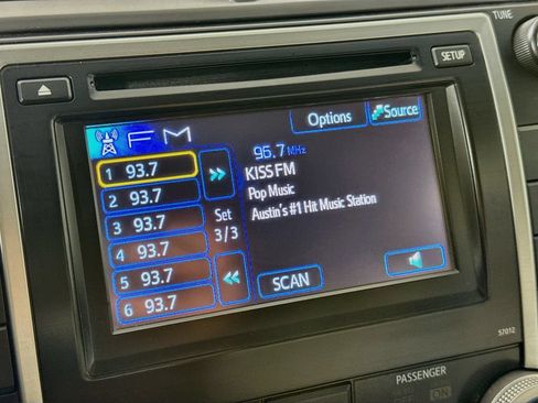 Used 2012 Toyota Camry LE FWD image 16