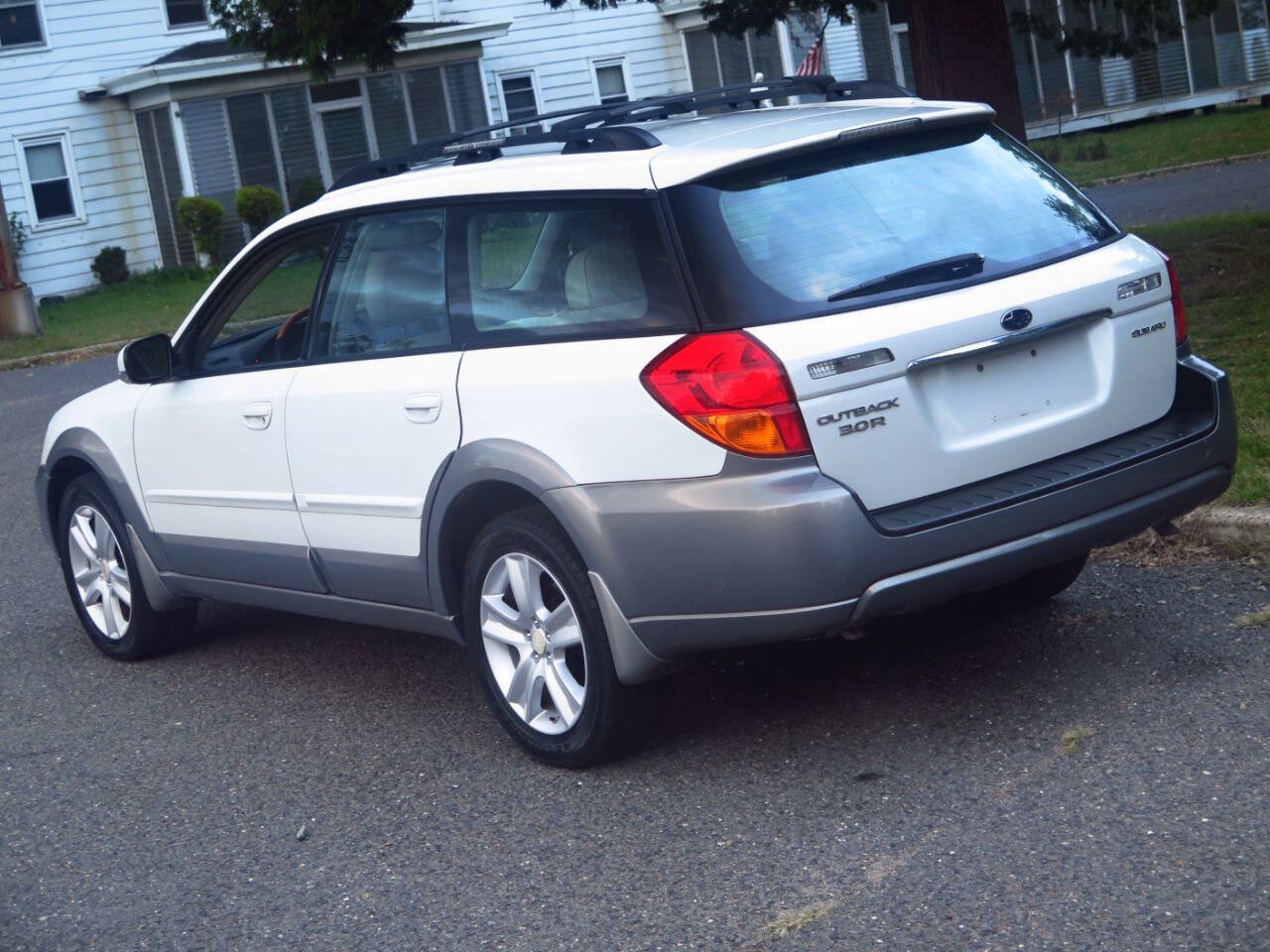 Used 2005 Subaru Outback 3.0R Limited AWD/4WD image 25