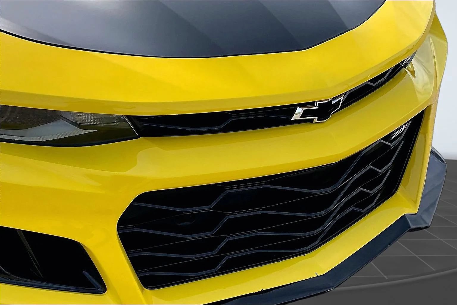 Used 2018 Chevrolet Camaro ZL1 RWD image 36