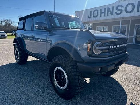 New 2024 Ford Bronco Outer Banks w/ Sasquatch Package image 2