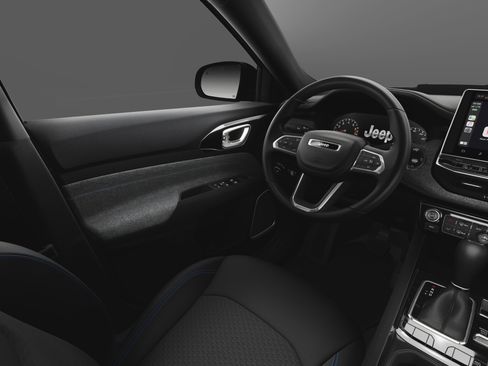 New 2026 Jeep Compass Latitude image 8