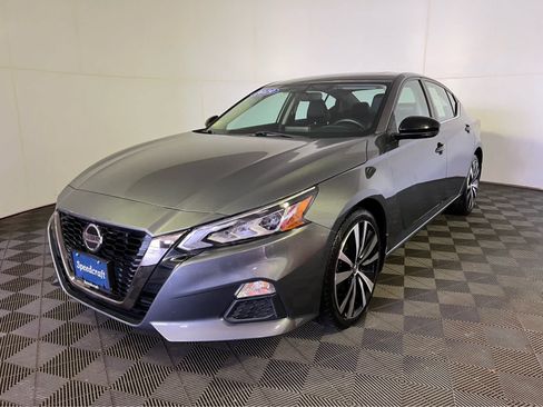 Used 2019 Nissan Altima 2.5 SR w/ SR Premium Package AWD/4WD image 3