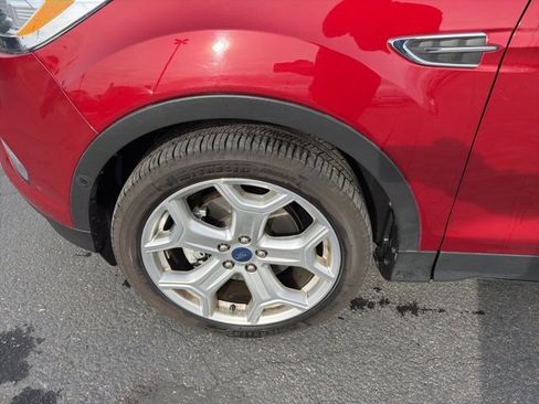 Used 2019 Ford Escape Titanium image 18