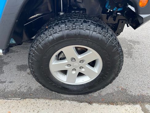 Used 2017 Jeep Wrangler Unlimited Sport w/ Quick Order Package 24S AWD/4WD image 11