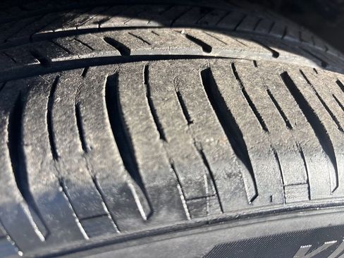 Used 2021 Buick Encore GX Select w/ Sport Touring Package image 32