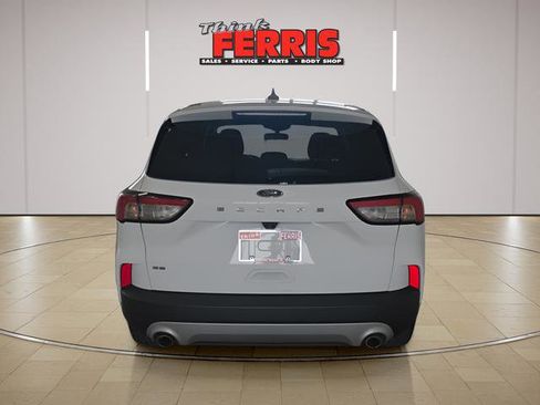 Used 2021 Ford Escape SE FWD image 4