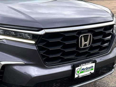 Used 2025 Honda Pilot EX-L image 32