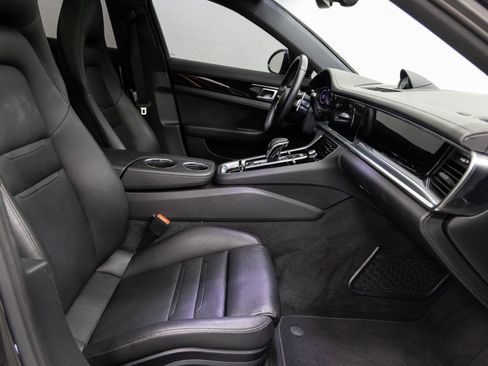 Used 2021 Porsche Panamera image 14