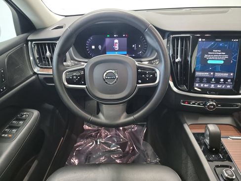 Used 2025 Volvo V60 B5 Cross Country Plus AWD/4WD image 16