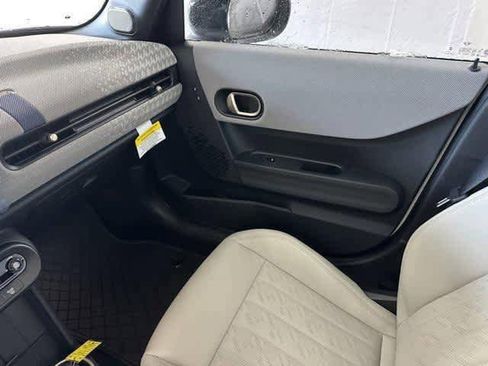 Certified 2025 MINI Cooper 4-Door Hardtop image 25